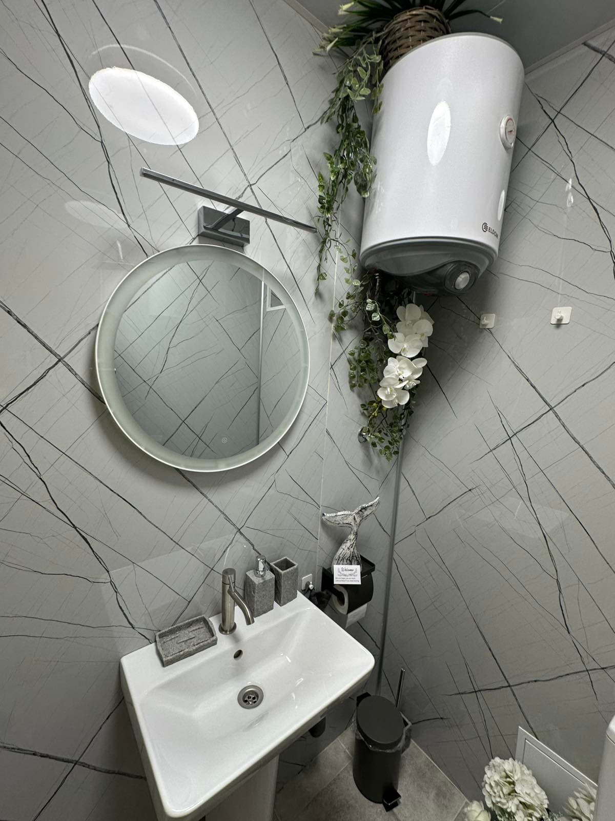 Abstract Studio interior view 9